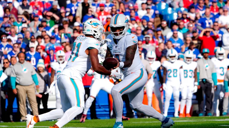 Josh Jacobs Shuts Down Dolphins Rumors: "Why Fix What Isn’t Broken?"