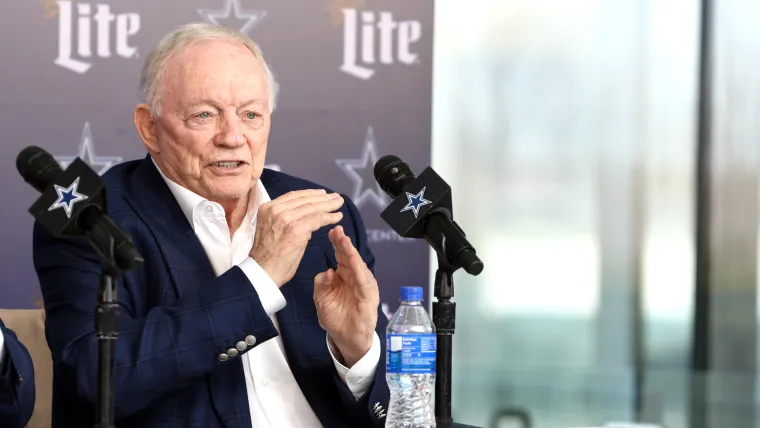 Jerry Jones’ Sideline Comment Ignites NFL Season Opener Buzz