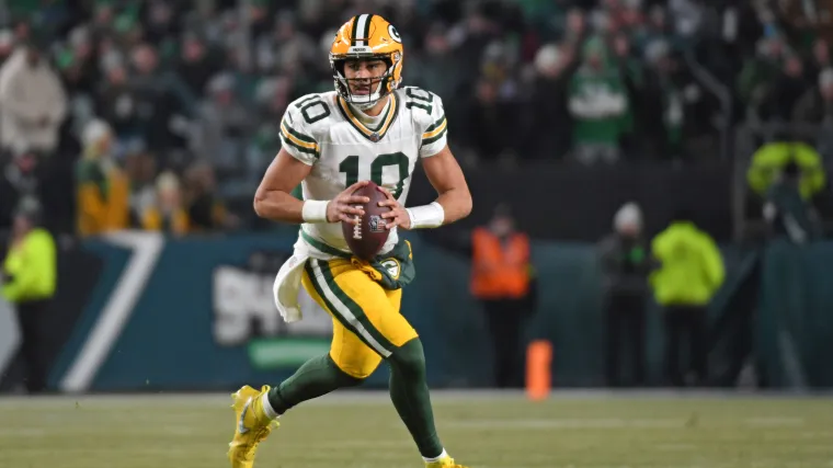 Packers-Bears Rivalry Takes Center Stage in Week 16 Saturday Showdown