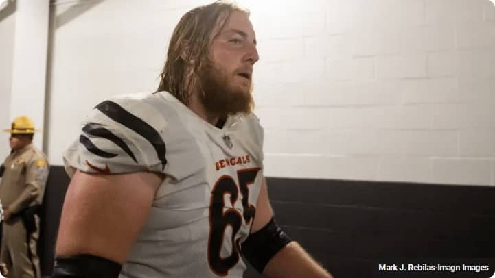 Raiders’ Offensive Line Battles: Guard Positions Ignite Training Camp Drama