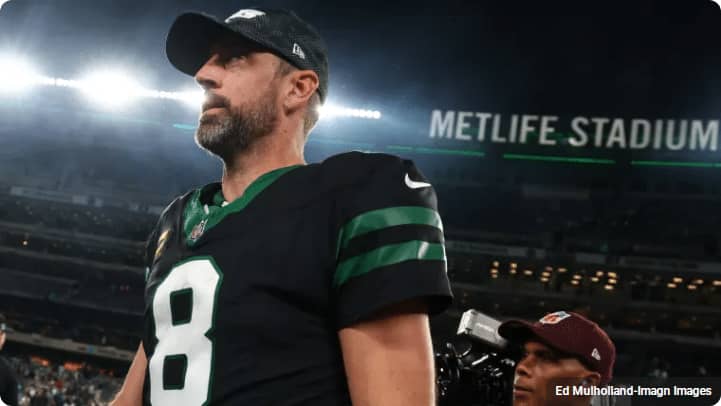 Steelers’ Aaron Rodgers Pursuit Reaches Crossroads: June 10 Deadline Looms Amid Contract Talks and R